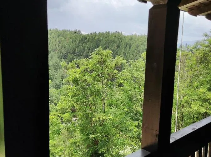 Leshtenski Rai Guest house 3*